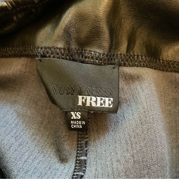 Wilfred Free Daria High Waist Pant Leggings Size XS Black Faux Vegan Leather - Picture 3 of 5